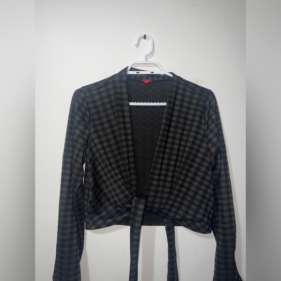 Never wore. It is tight on me:( - Picture 1 of 2